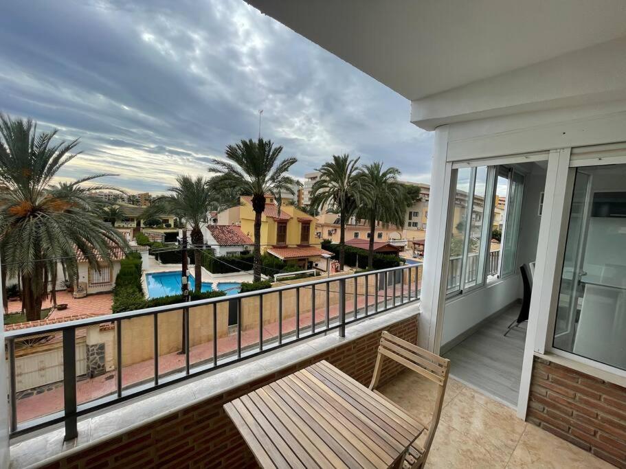 Nice Apartment Near The Sea Τορεβιέχα Εξωτερικό φωτογραφία