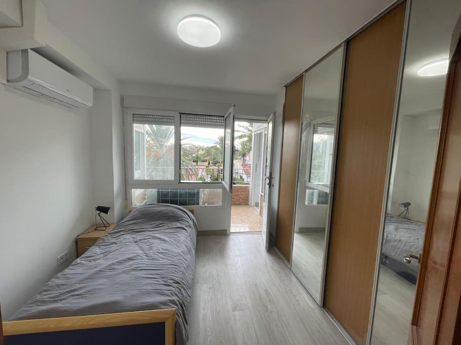 Nice Apartment Near The Sea Τορεβιέχα Εξωτερικό φωτογραφία