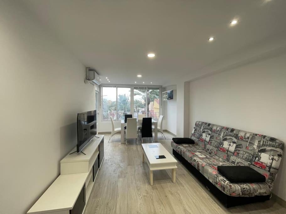 Nice Apartment Near The Sea Τορεβιέχα Εξωτερικό φωτογραφία