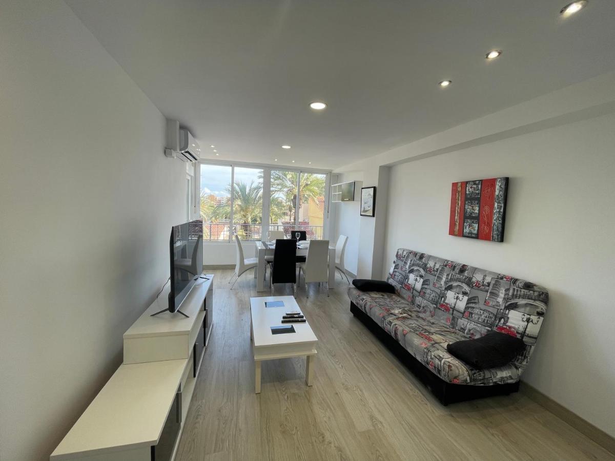 Nice Apartment Near The Sea Τορεβιέχα Εξωτερικό φωτογραφία